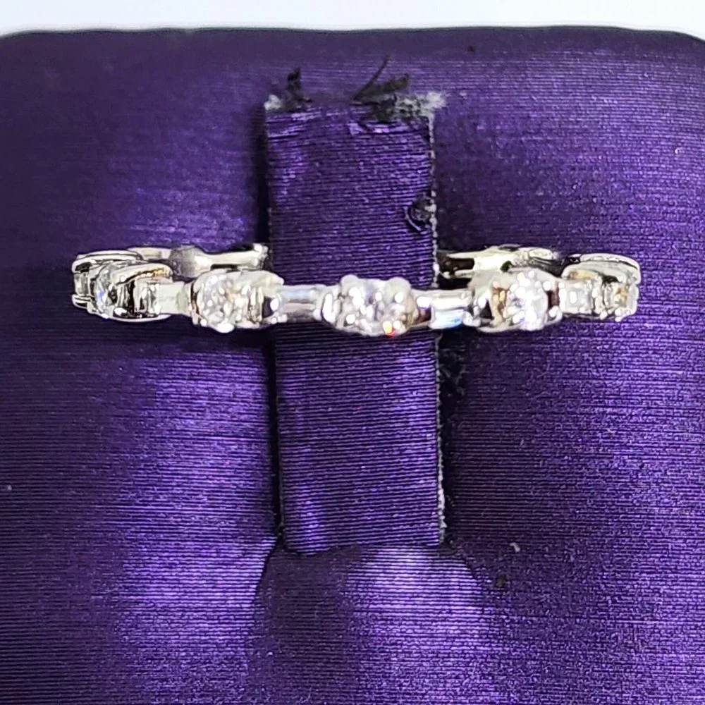 Round and Baguette Prong Set Stones Narrow Band Sterling Silver Ring SZ 7